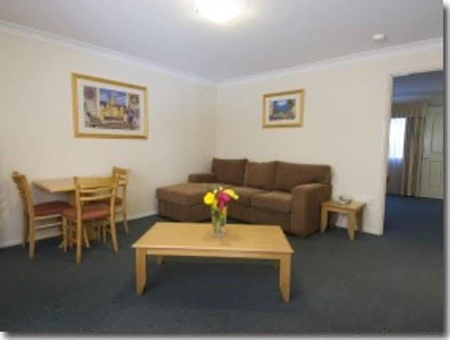 Villa Nova Motel Toowoomba Εξωτερικό φωτογραφία